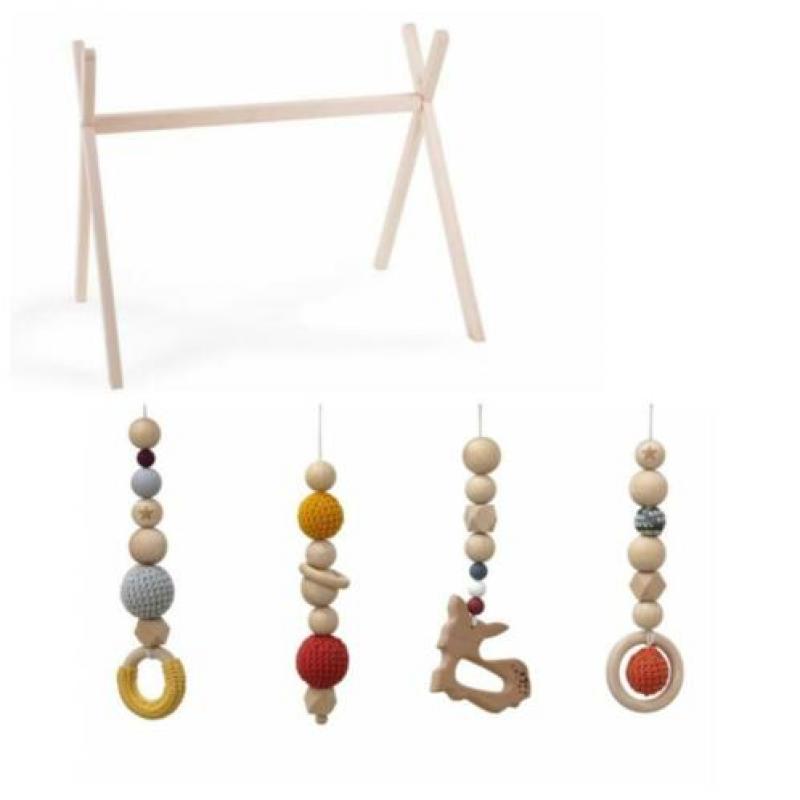 Houten babygym standaard gehaakt speelgoed roest oker grijs