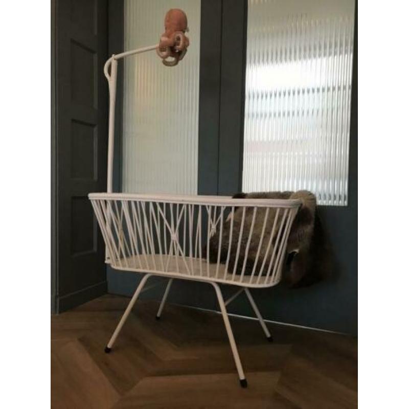 Vintage rotan wieg / Rohé Noordwolde Boho babywieg / retro
