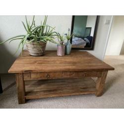 Oude teak salon tafel.