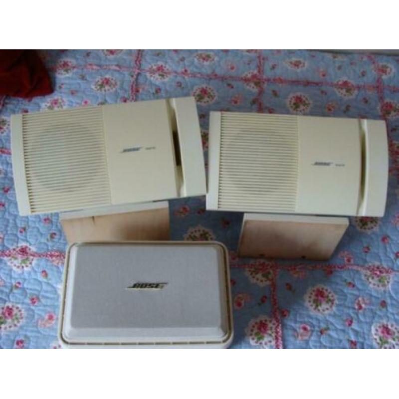 Bose speakers. Centre speaker VS100 en 2 speakers model 100