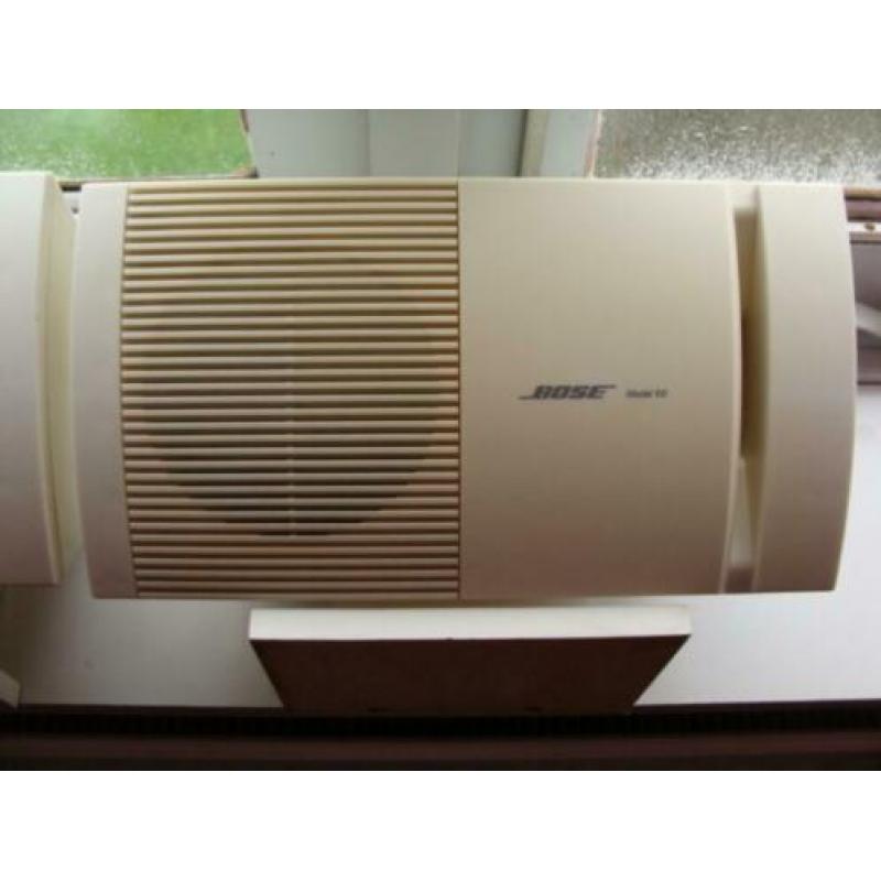 Bose speakers. Centre speaker VS100 en 2 speakers model 100