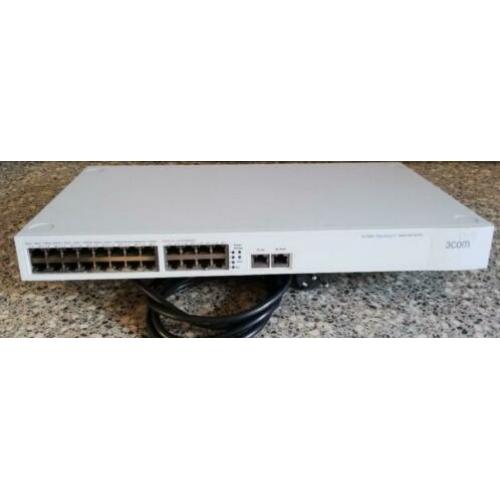 Switch 3 Com 4200 26 port 17300A