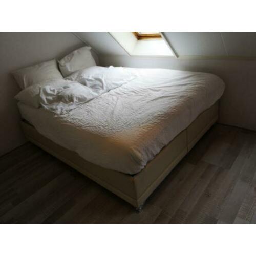 Bellona boxspring met opbergruimte 160x200