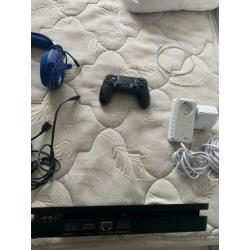 Ps4 Slim 500gb + Delevo 500mbps internet versterker!