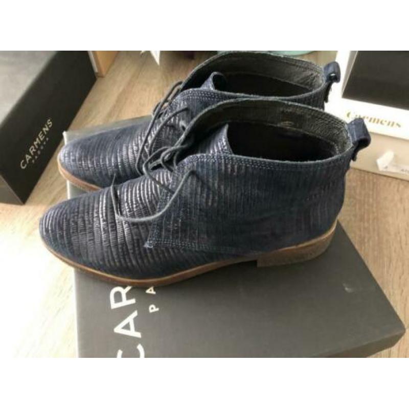 Carmens veter schoen mt 38 blauw.