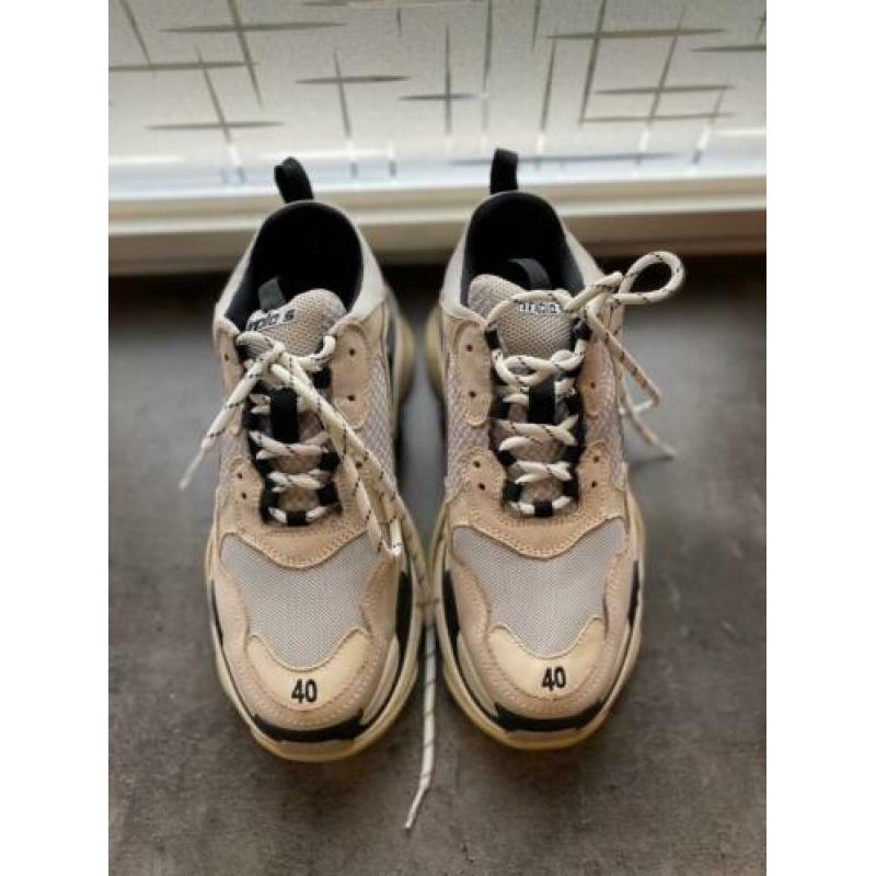 Balencia triple S