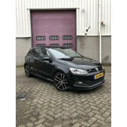 Volkswagen Polo Highline R Line 1.2 TSI DSG 2012 Zwart