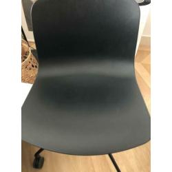 Mooie zwarte Hay AAC14 stoelen