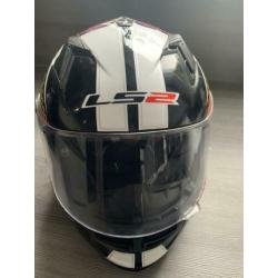2 Motorhelmen van merk LS2