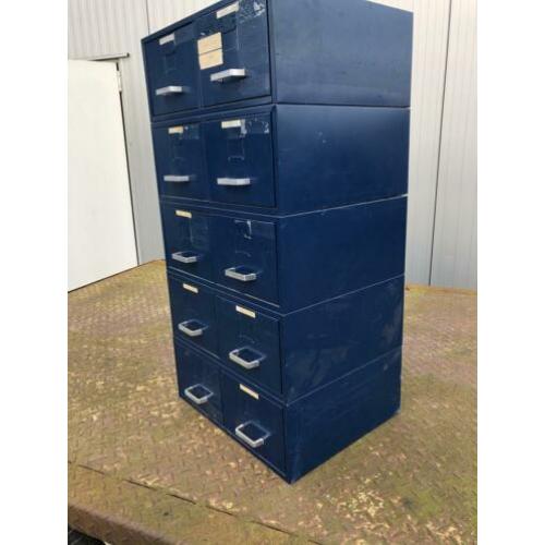 Mooie stapel kastjes van ahrend 52x43x20 5x