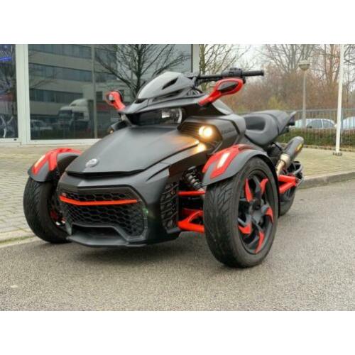 Can-Am Tour Spyder F3 SM6 113 PK 2015 automaat Voetrem