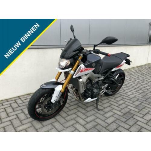 Yamaha Tour MT-09 MT 09 ABS 2014 SHOWROOMSTAAT/LAGE KSMTAND