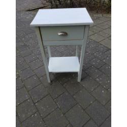 houten kastje met la