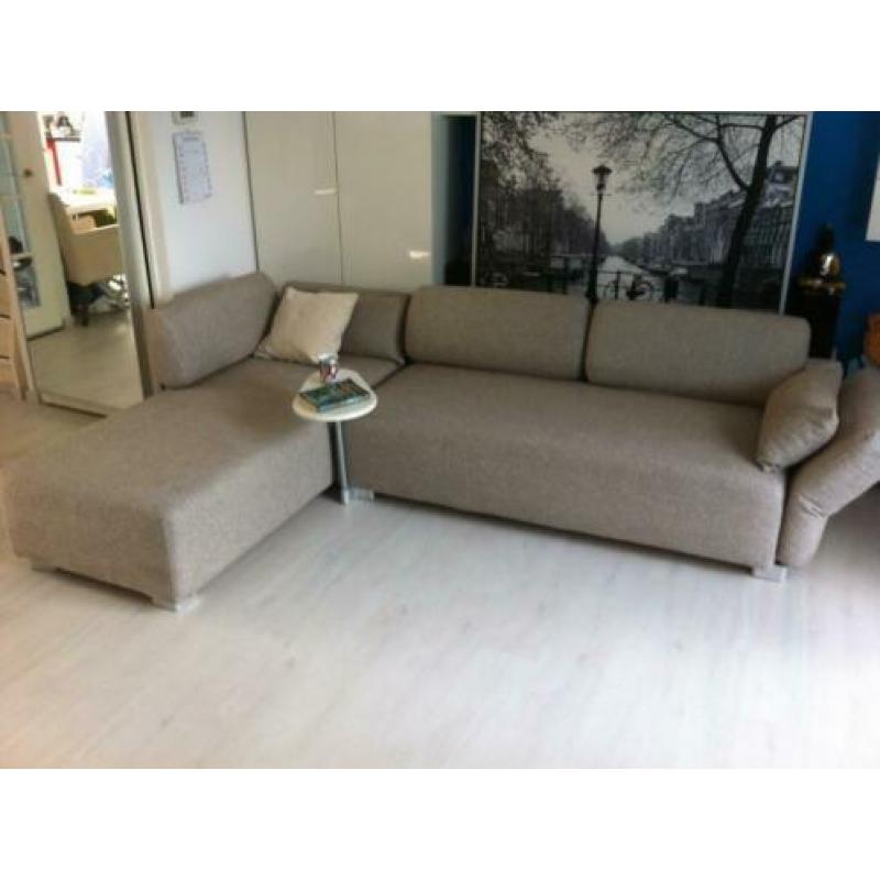 Grijs/bruine gemêleerde design hoekbank/slaapbank + tafeltje