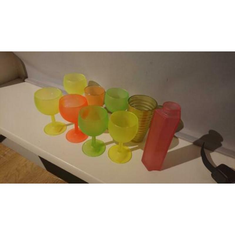 Accessoires voor neon party! Glow in the dark!