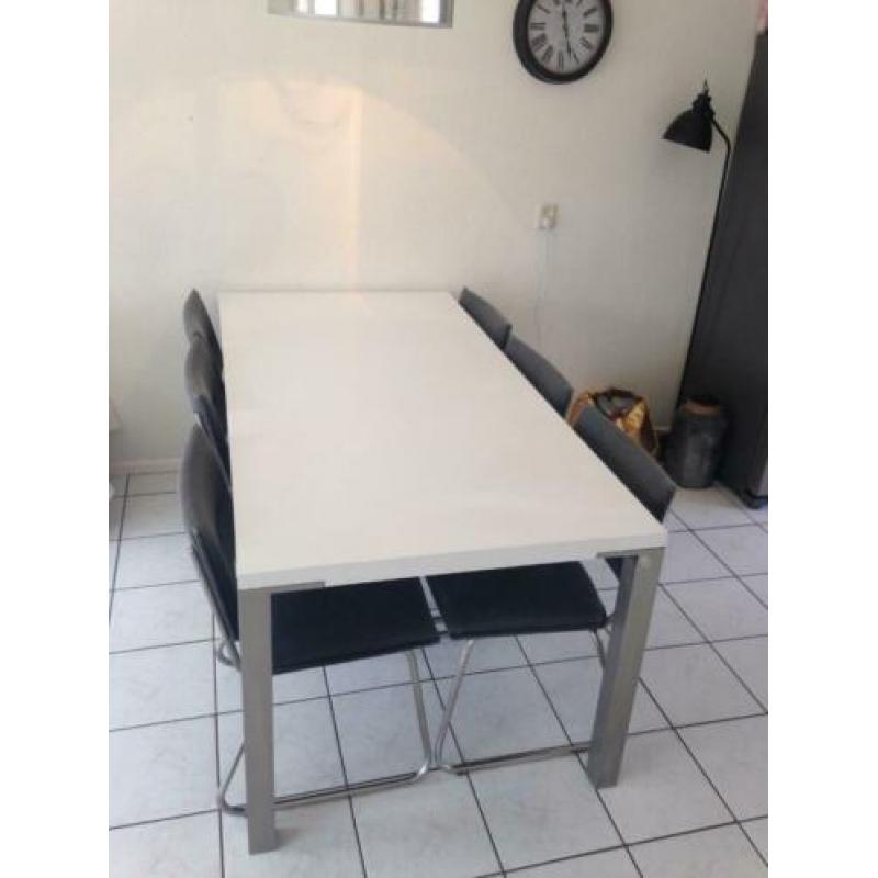 Eettafel 1.80 cm met 6 stoelen