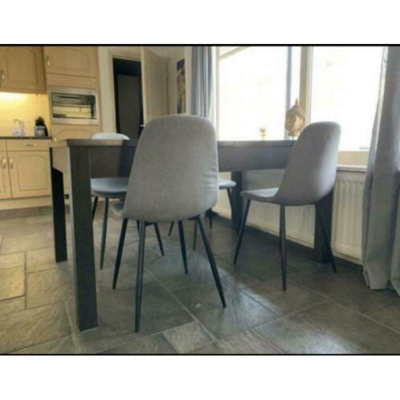 Eettafel uitschuifbaar