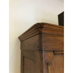 Authentieke brocante kast