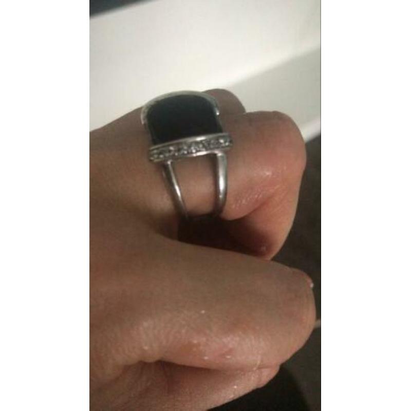 Zilver ring met zirconia en onyx maat 16