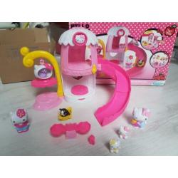 speelgoed huis peuter kleuter meisje hello Kitty hondjes
