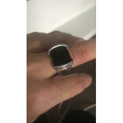 Zilver ring met zirconia en onyx maat 16