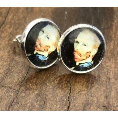 Aparte oorbellen met werkjes Vincent van Gogh €2 pp