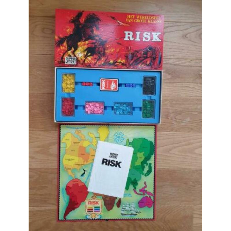 Risk, rode doos.