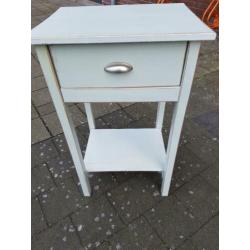 houten kastje met la