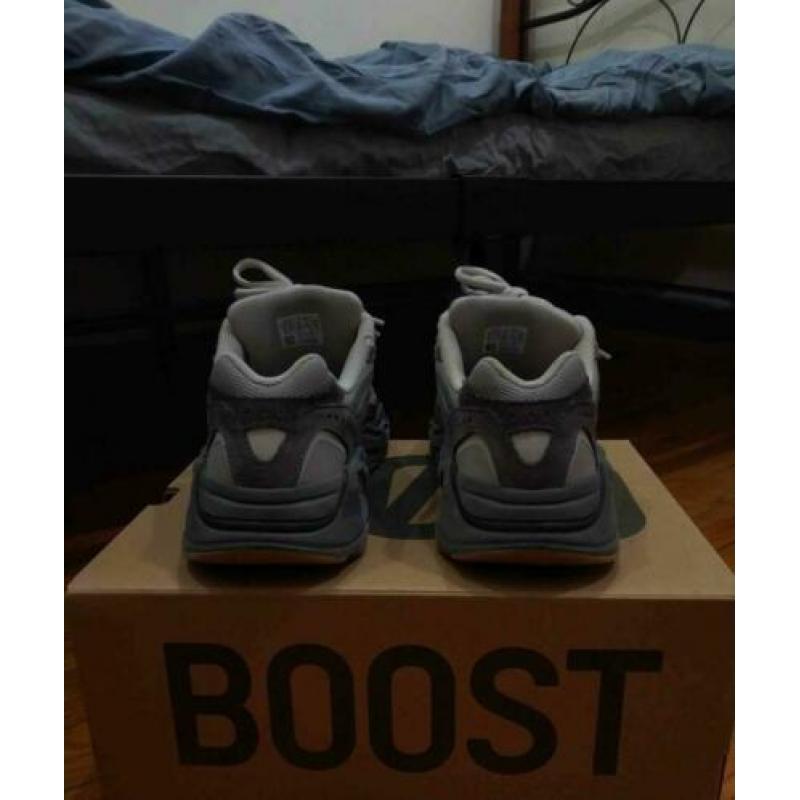 Yeezy boost 350 v2