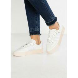 Offwhite sneakers van Adidas in maat 42