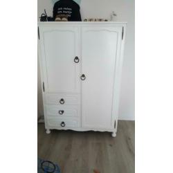 Babykamer kinderkamer landelijk wit