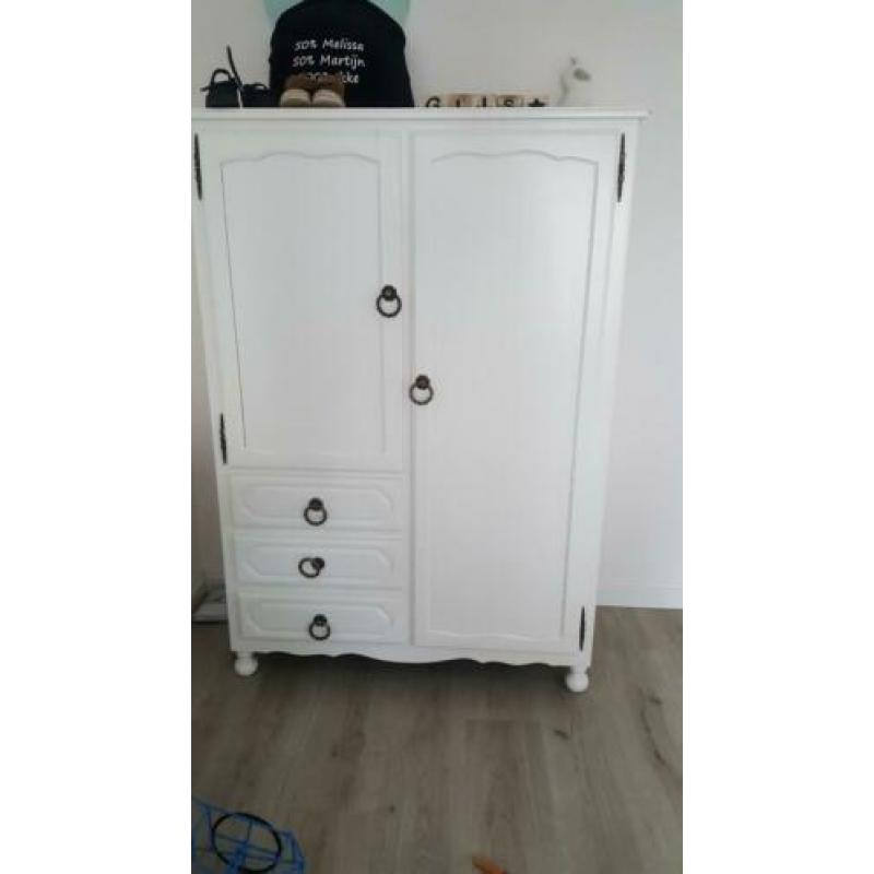 Babykamer kinderkamer landelijk wit