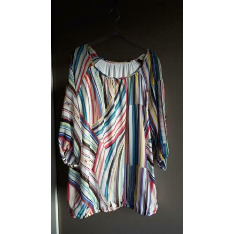 Vrolijke blouse/tuniek van Monroe & More maat 52