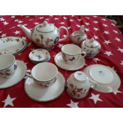 15 delig Janneke Brinkman thee/koffieservies. Nieuw
