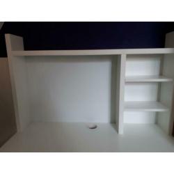 Bureau Micke Ikea met opbouw en bureaustoel