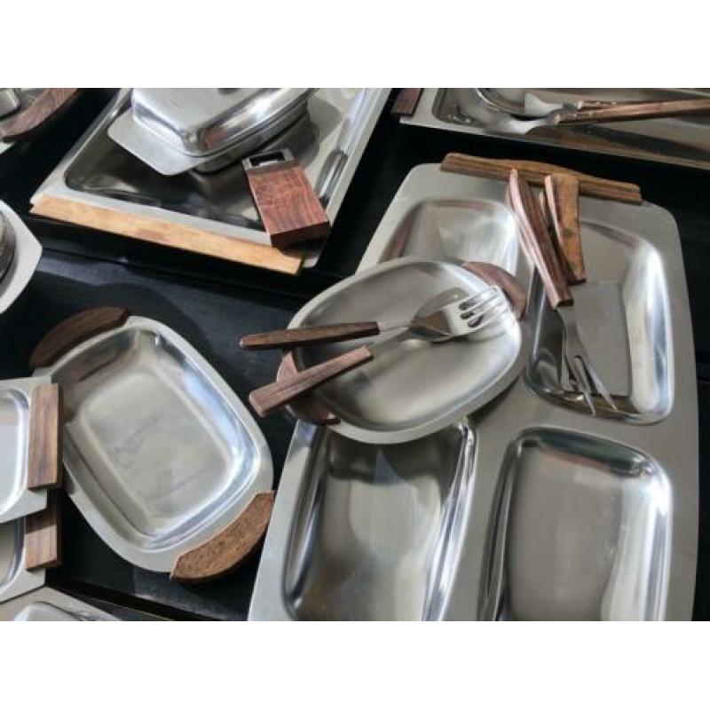 Grote set RVS schalen en bakjes