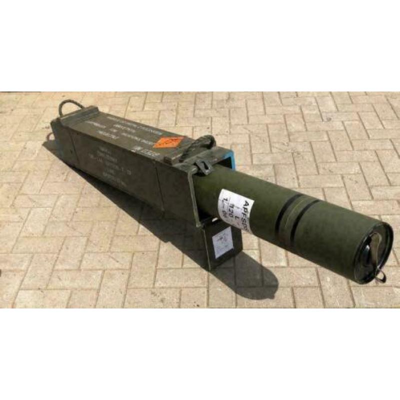 Legerkisten met huls van grote raket - patroon , decoratie