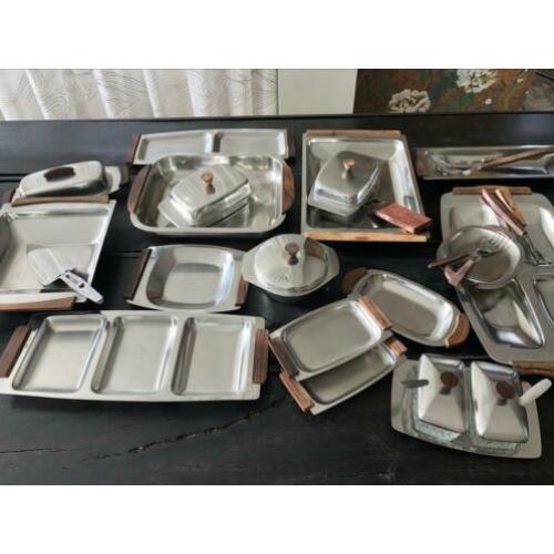 Grote set RVS schalen en bakjes