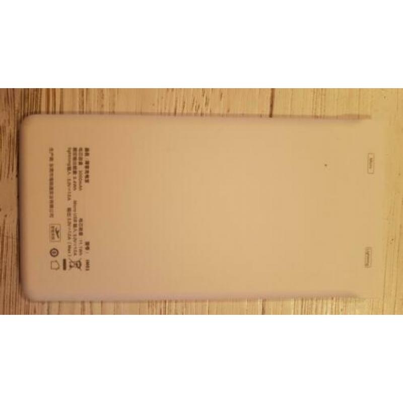 Arun powerbank 0,6 cm dik! 3000 mAh nieuw