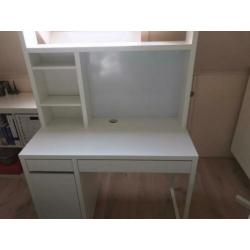 Bureau te koop, in prima staat.