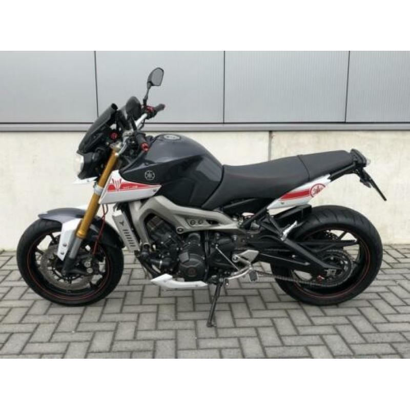 Yamaha Tour MT-09 MT 09 ABS 2014 SHOWROOMSTAAT/LAGE KSMTAND