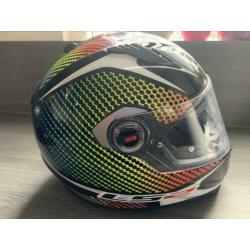 2 Motorhelmen van merk LS2