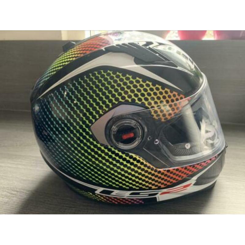 2 Motorhelmen van merk LS2