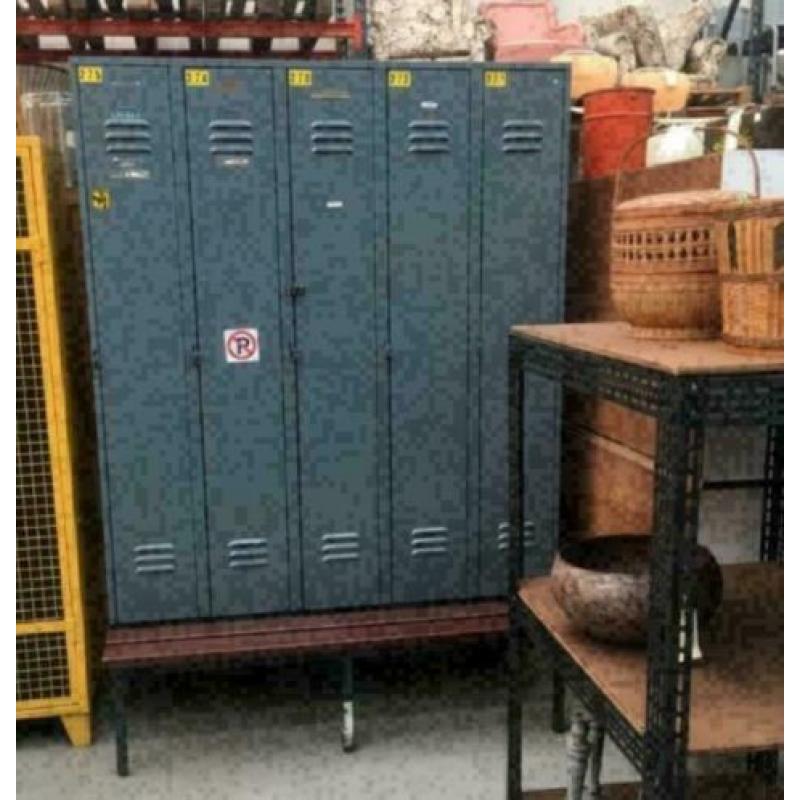 Lockerkast met bankje