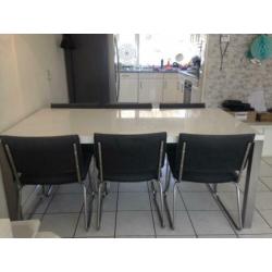 Eettafel 1.80 cm met 6 stoelen
