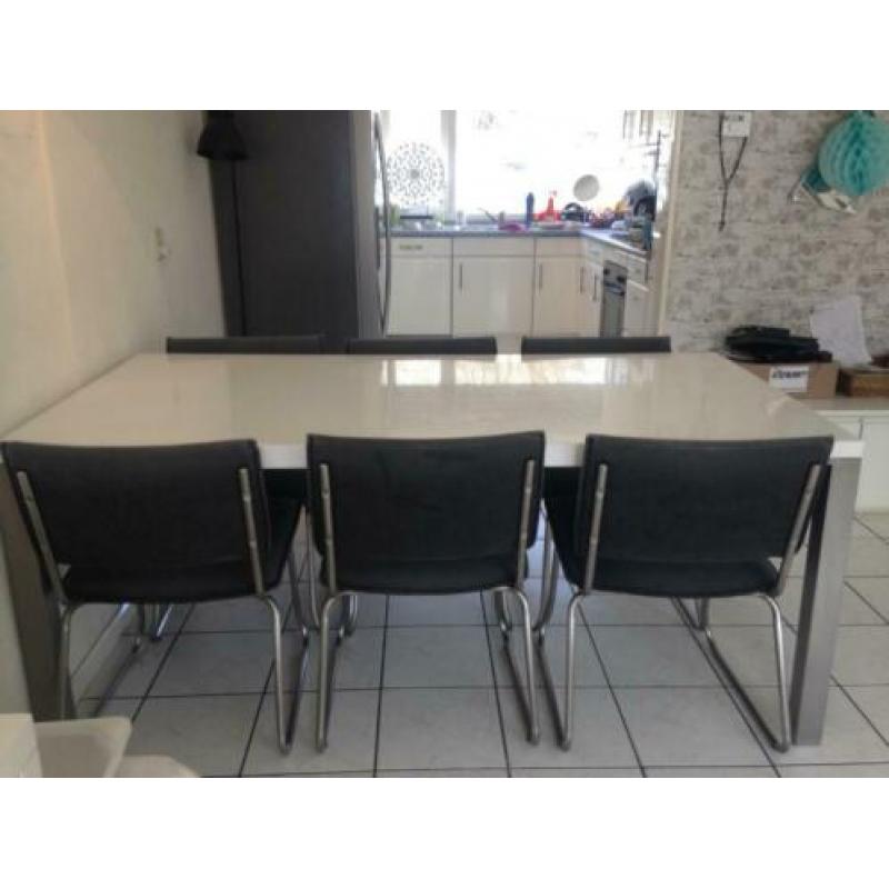 Eettafel 1.80 cm met 6 stoelen