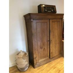 Authentieke brocante kast
