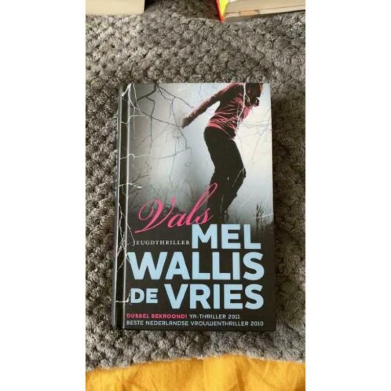 Mel Wallis de Vries boeken