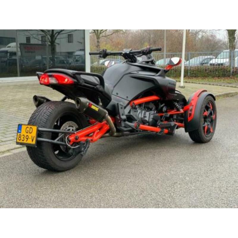 Can-Am Tour Spyder F3 SM6 113 PK 2015 automaat Voetrem