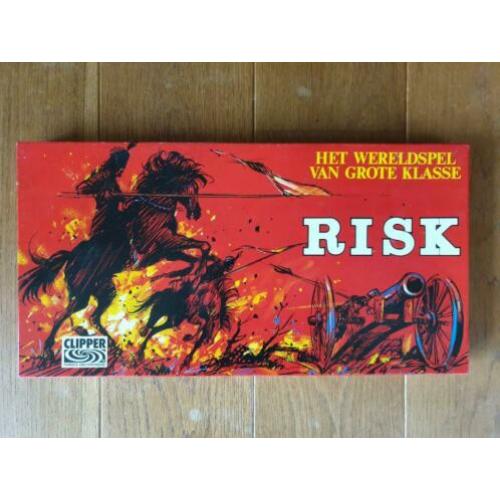 Risk, rode doos.